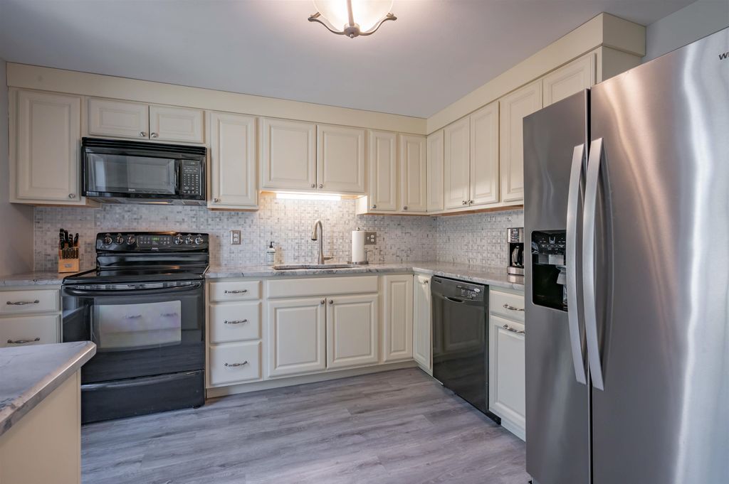 Photo of 8 Veterans Road #Unit 8, Amherst, NH 03031 (MLS # 5083812)