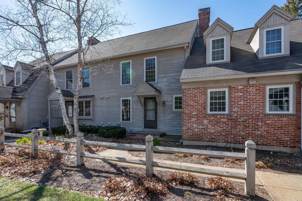 Photo of 8 Veterans Road #Unit 8, Amherst, NH 03031 (MLS # 5083812)