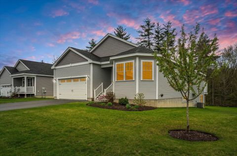 Photo of 28 Blackstone Drive, Raymond, NH 03077 (MLS # 5041801)