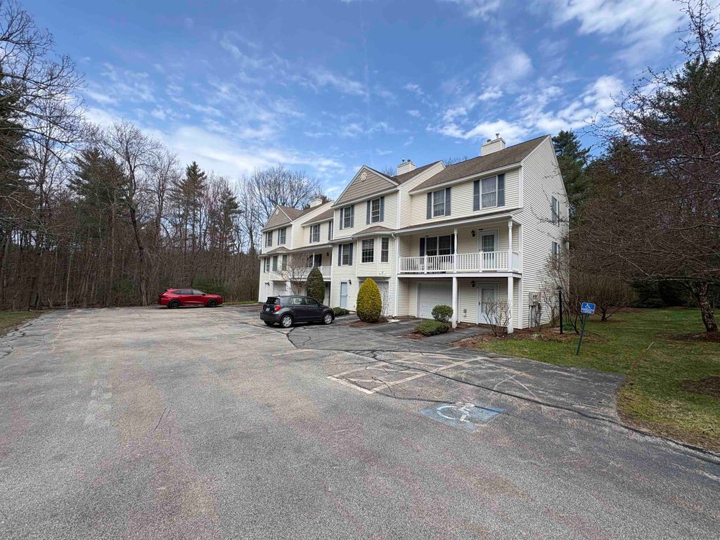 Photo of 19 Mulberry Lane, Amherst, NH 03031 (MLS # 5083906)