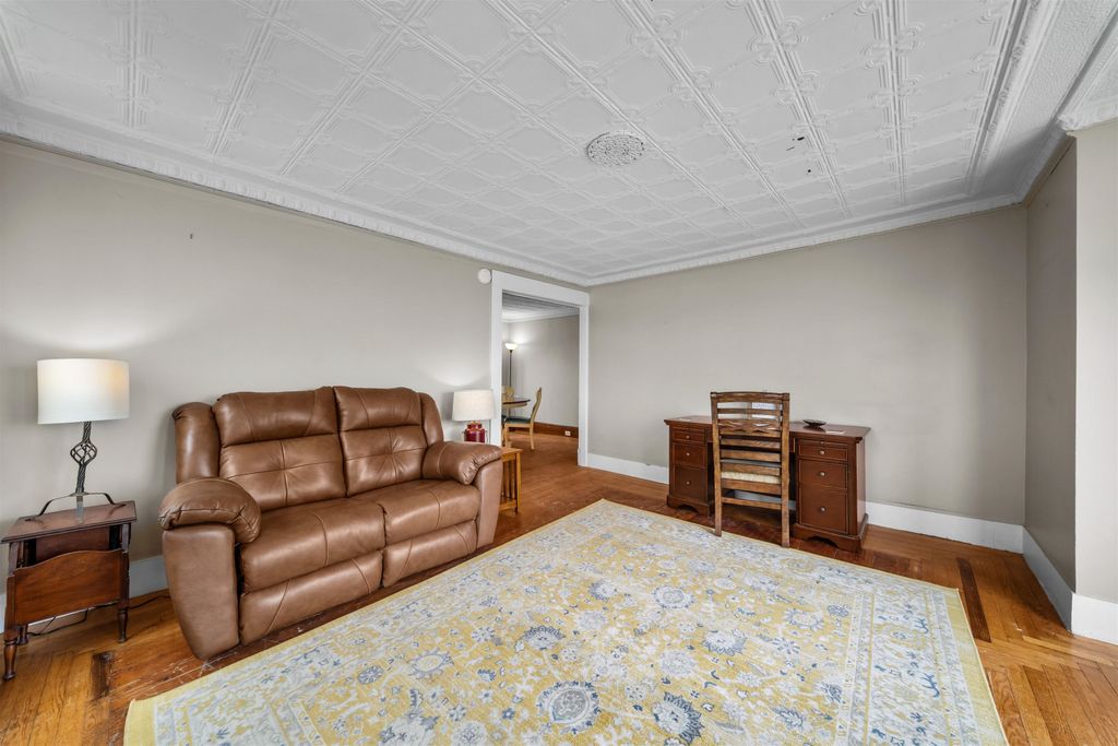 Photo of 7 Elliott Street, Laconia, NH 03246 (MLS # 5082433)