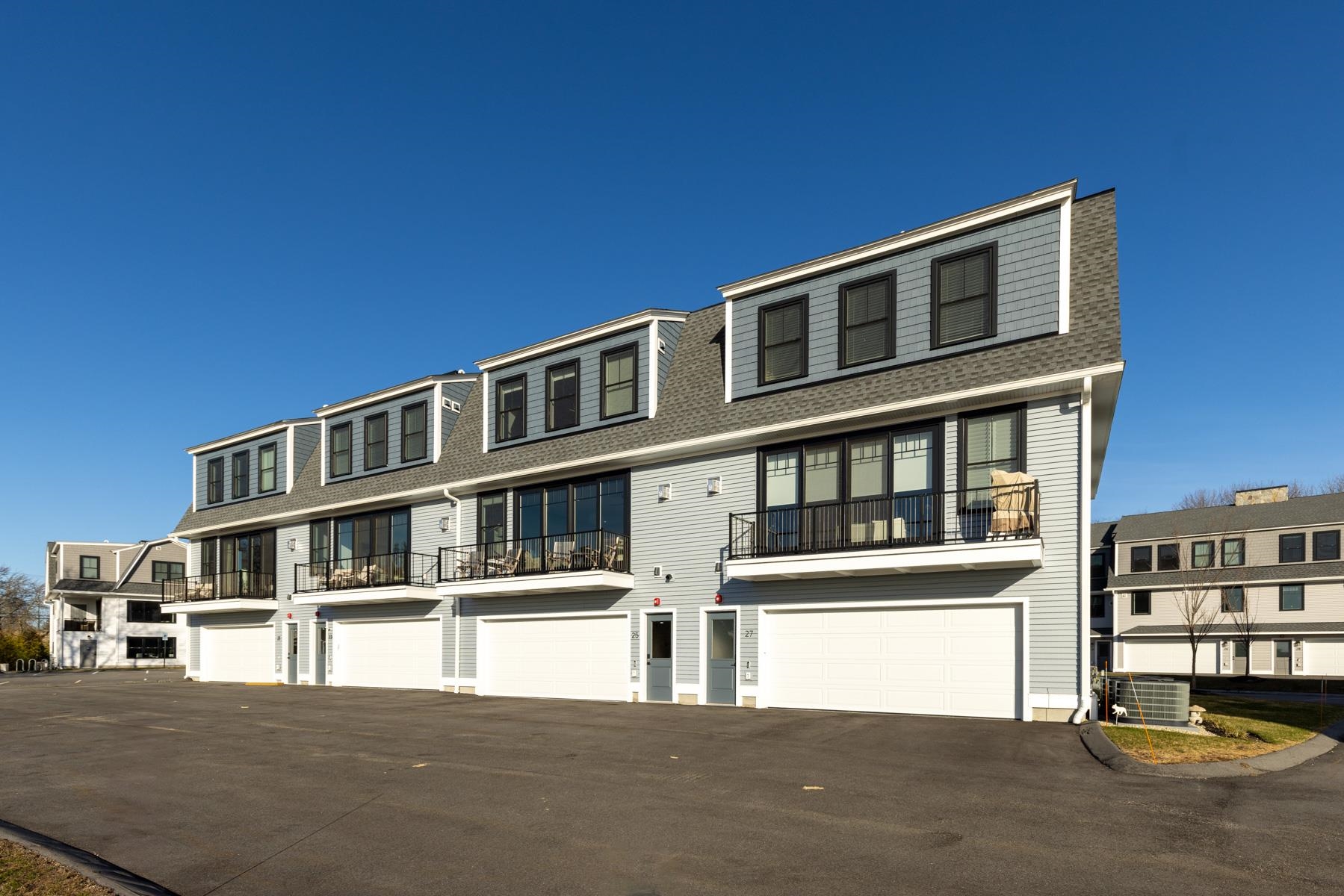 25 LITTLE BAY Drive