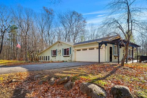 Photo of 314 Main Street, Plaistow, NH 03865 (MLS # 5071114)