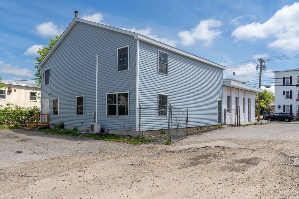 Photo of 76 Maple Street, Manchester, NH 03103 (MLS # 5027475)