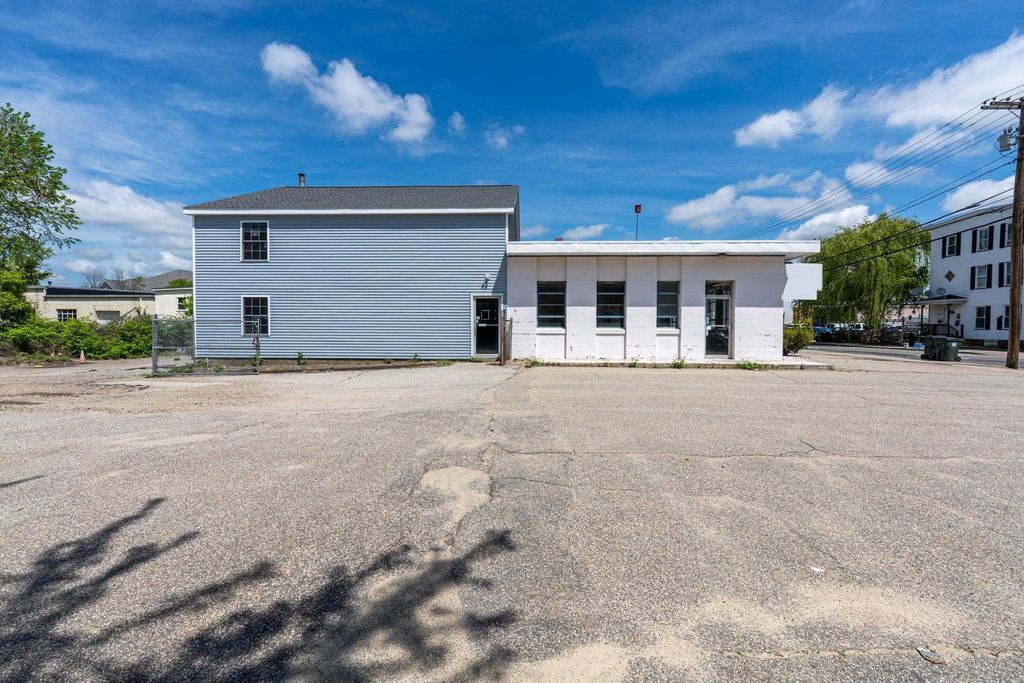 Photo of 76 Maple Street, Manchester, NH 03103 (MLS # 5027475)