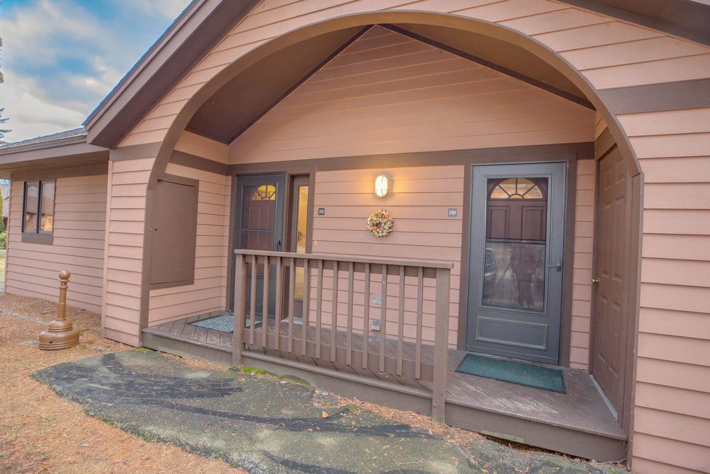 Photo of 4 Jack O'lantern Drive #31, Woodstock, NH 03262 (MLS # 5066145)