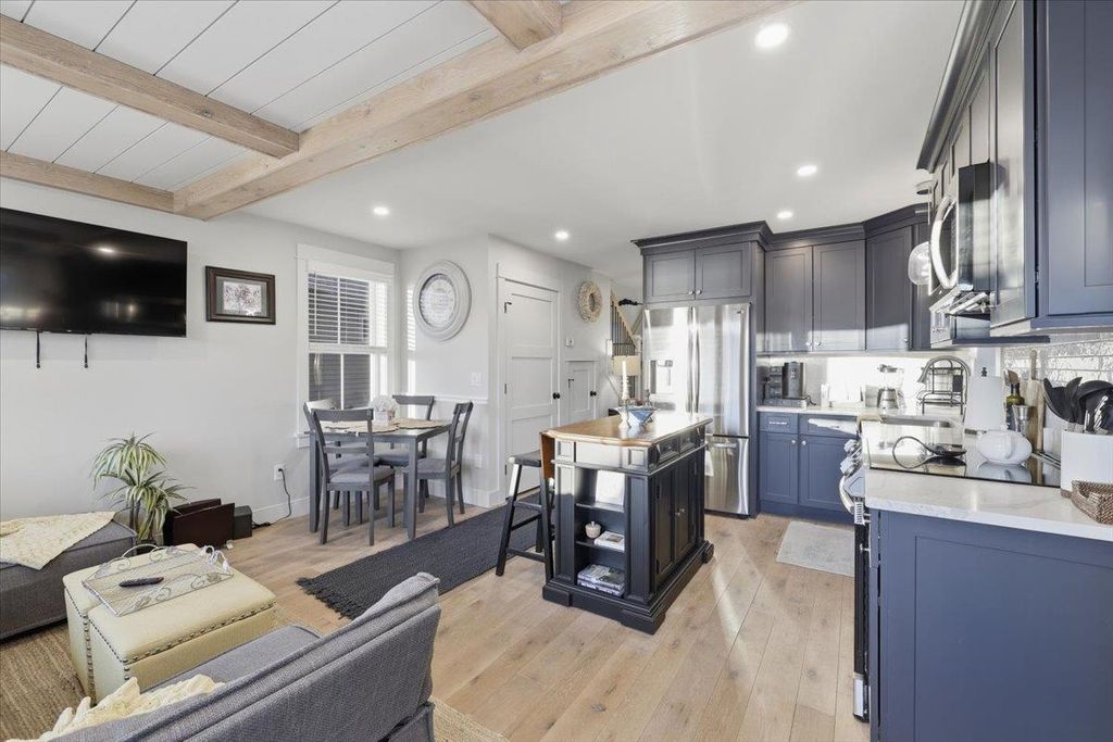 Photo of 109 Weirs Boulevard #5, Laconia, NH 03246 (MLS # 5076024)