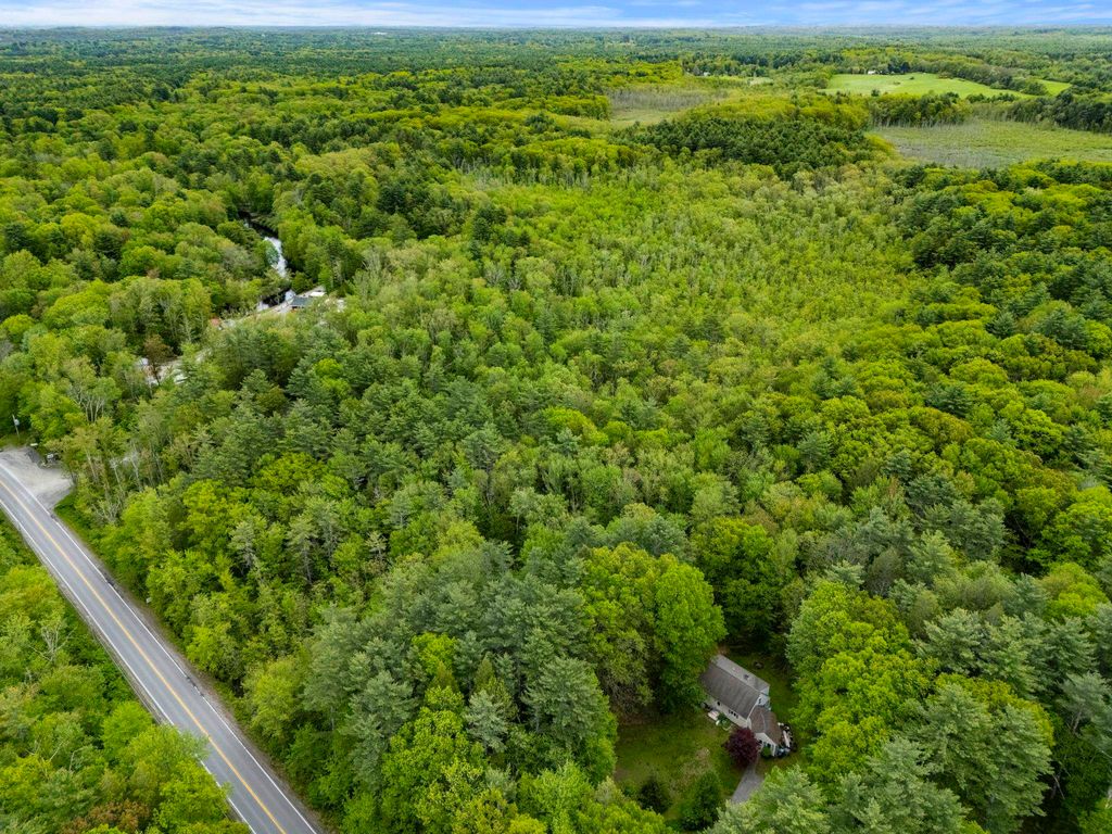 Photo of 204 North Haverhill Road, Kensington, NH 03833 (MLS # 5042479)