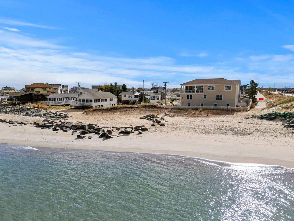 Photo of 8 Portsmouth Avenue, Seabrook, NH 03874 (MLS # 5068706)