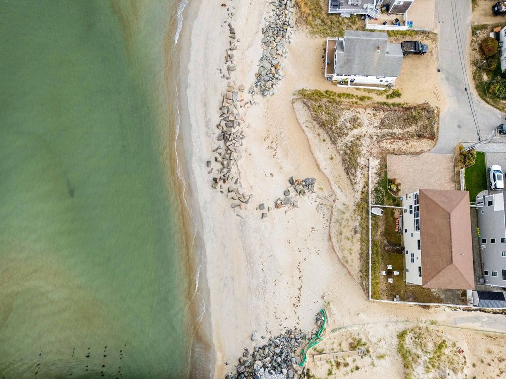 Photo of 8 Portsmouth Avenue, Seabrook, NH 03874 (MLS # 5068706)