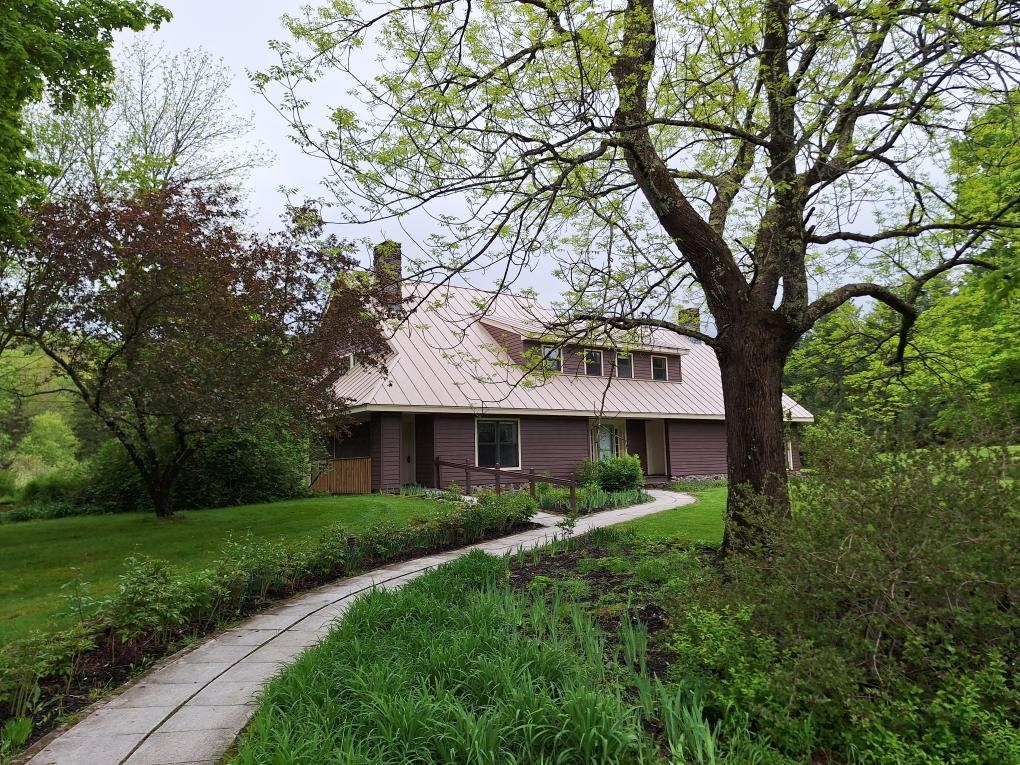 464 Pleasant Valley Road