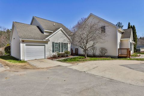 Photo of 11 Echo Shore Drive, Merrimack, NH 03054 (MLS # 5082984)