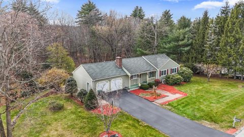 29 Golden Gate Drive Hooksett NH 03106