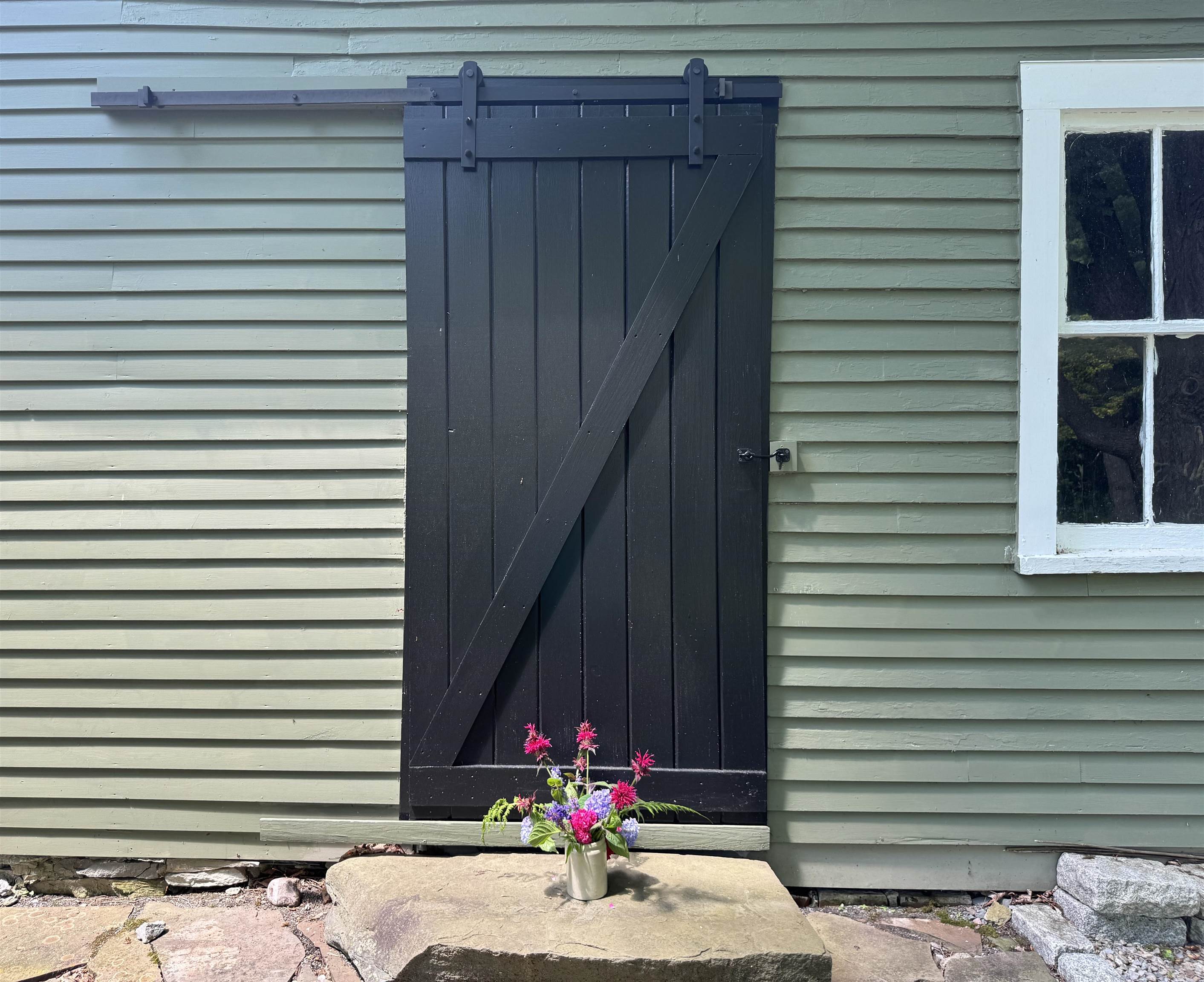 Salisbury, Vermont 05769, United States, 3 Bedrooms Bedrooms, ,2 BathroomsBathrooms,Residential,Active,170203