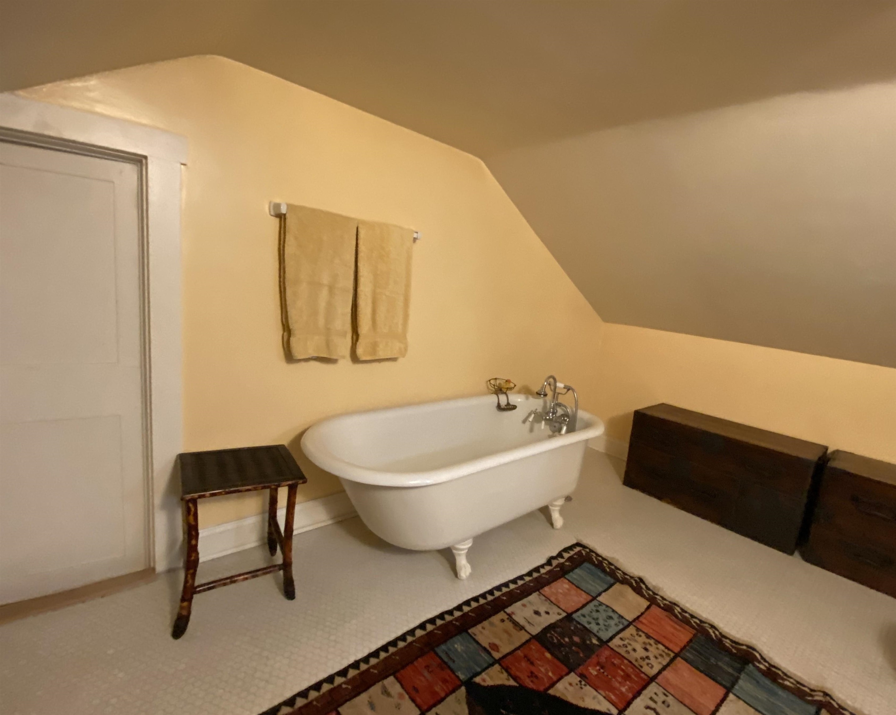 Salisbury, Vermont 05769, United States, 3 Bedrooms Bedrooms, ,2 BathroomsBathrooms,Residential,Active,170203