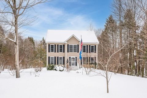 Photo of 25 Revolutionary Lane, Nottingham, NH 03290 (MLS # 5075143)
