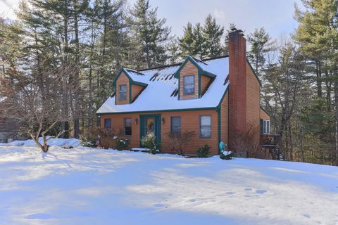Photo of 7 Turkey Ridge Road, Newmarket, NH 03857 (MLS # 5072887)