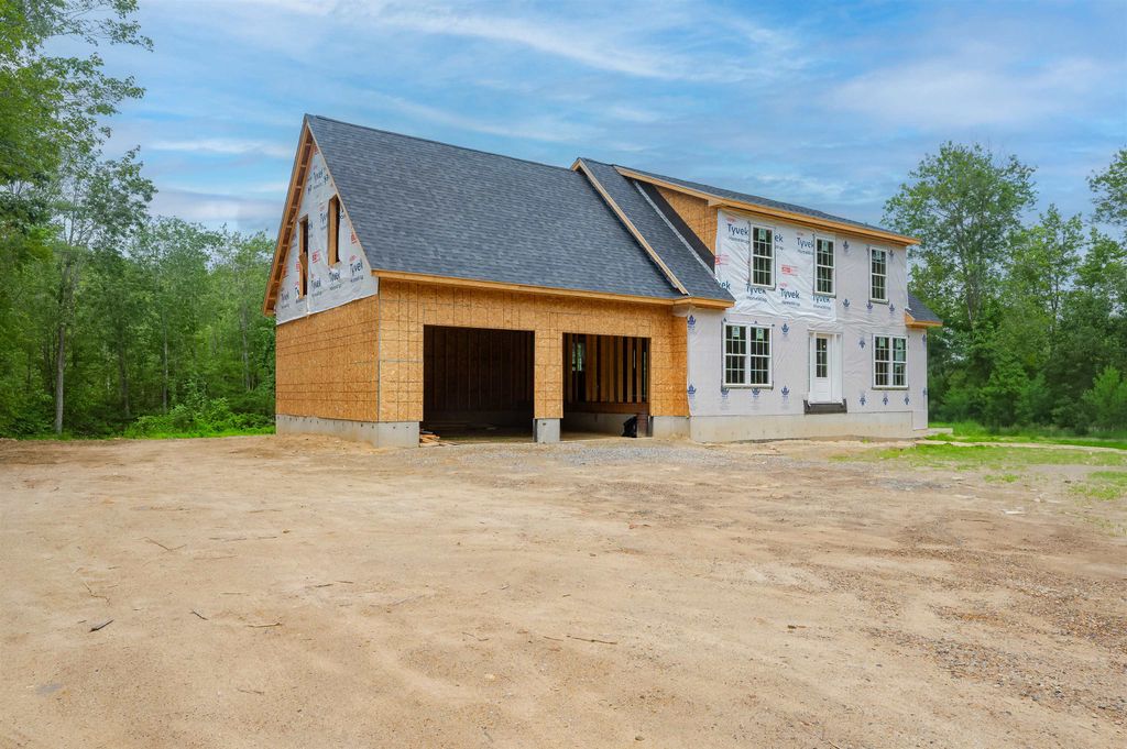 Photo of 47 Brewster Road, Barrington, NH 03825 (MLS # 5037990)