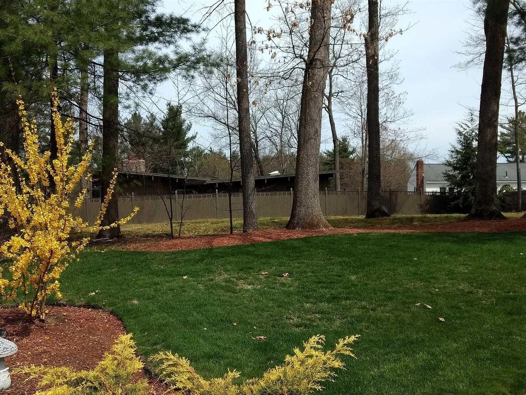 Photo of 18 Boylston Avenue, Nashua, NH 03064 (MLS # 5082873)