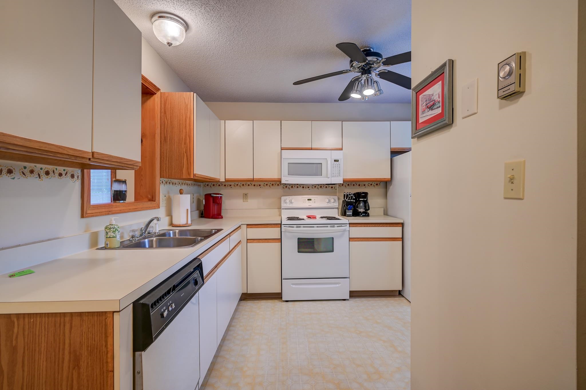 22 Northbrook Circle 12