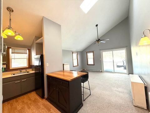 21 Plaza Village Road D Plymouth NH 03264