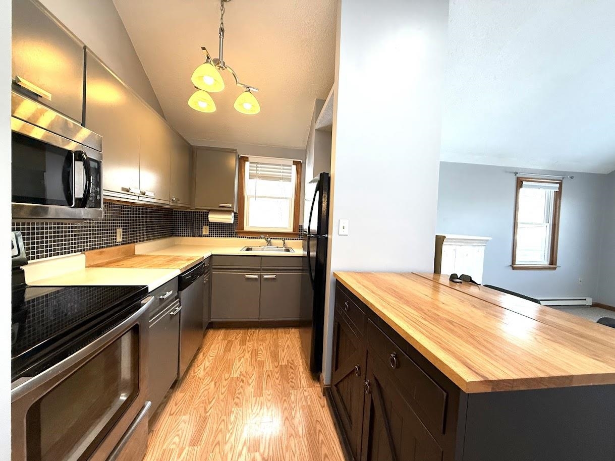 21 Plaza Village Road D