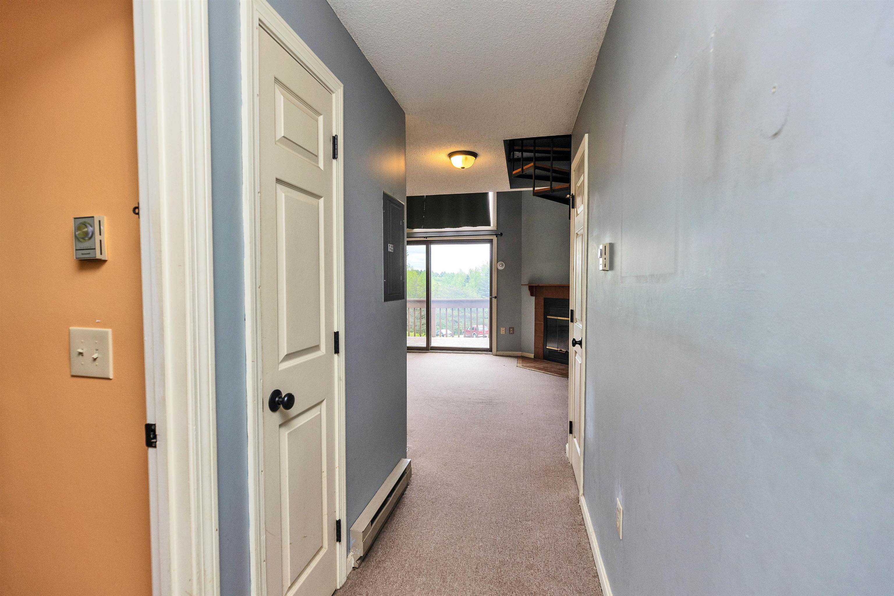 Bennington, New Hampshire 03442, United States, 1 Bedroom Bedrooms, ,1 BathroomBathrooms,Residential,Pending,136682