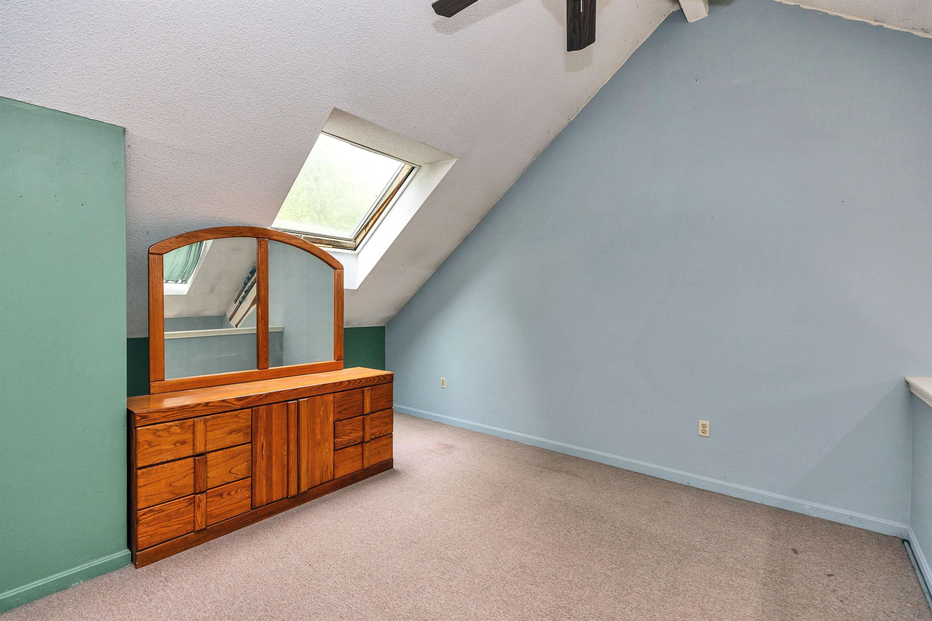 Bennington, New Hampshire 03442, United States, 1 Bedroom Bedrooms, ,1 BathroomBathrooms,Residential,Pending,136682