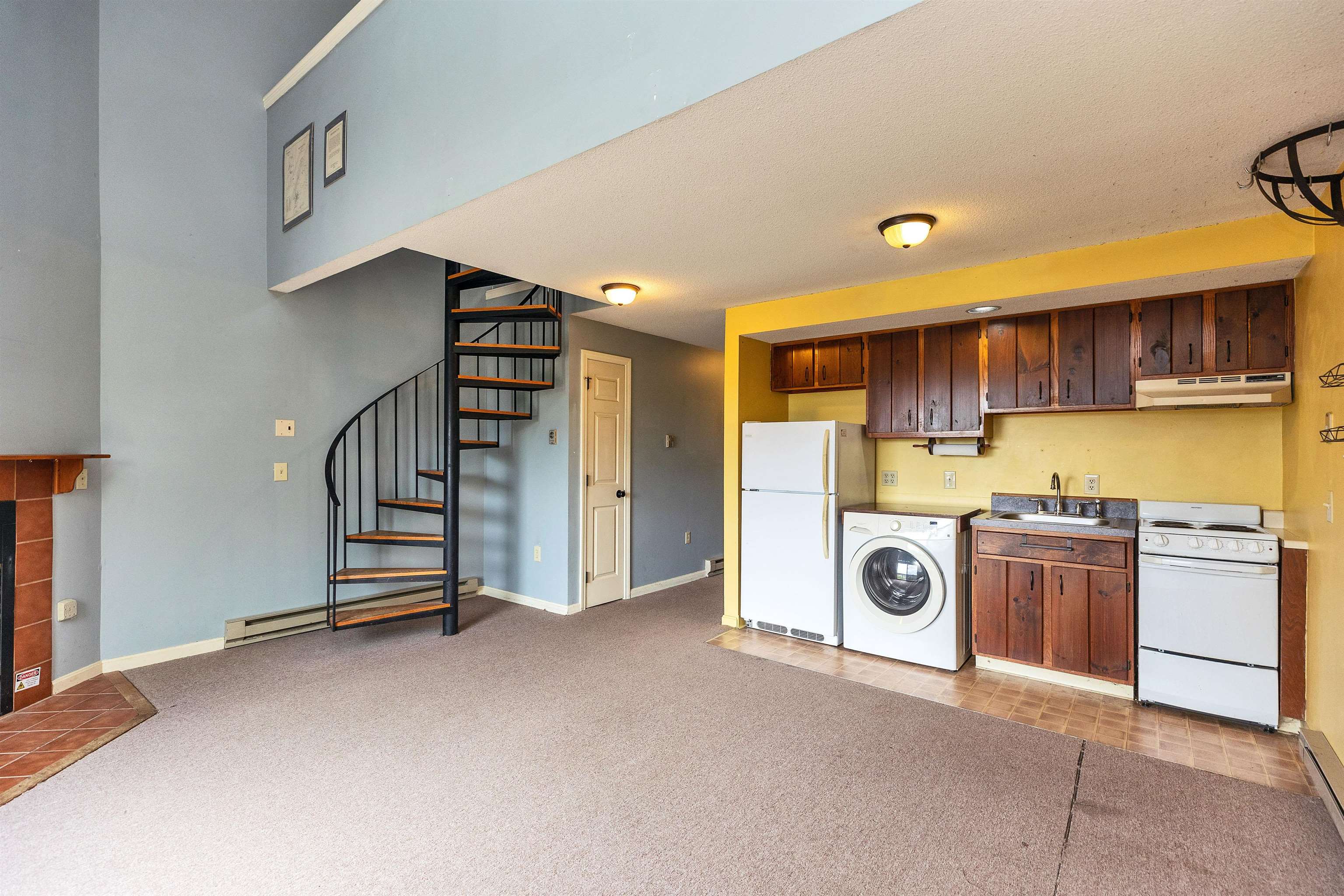 Bennington, New Hampshire 03442, United States, 1 Bedroom Bedrooms, ,1 BathroomBathrooms,Residential,Pending,136682