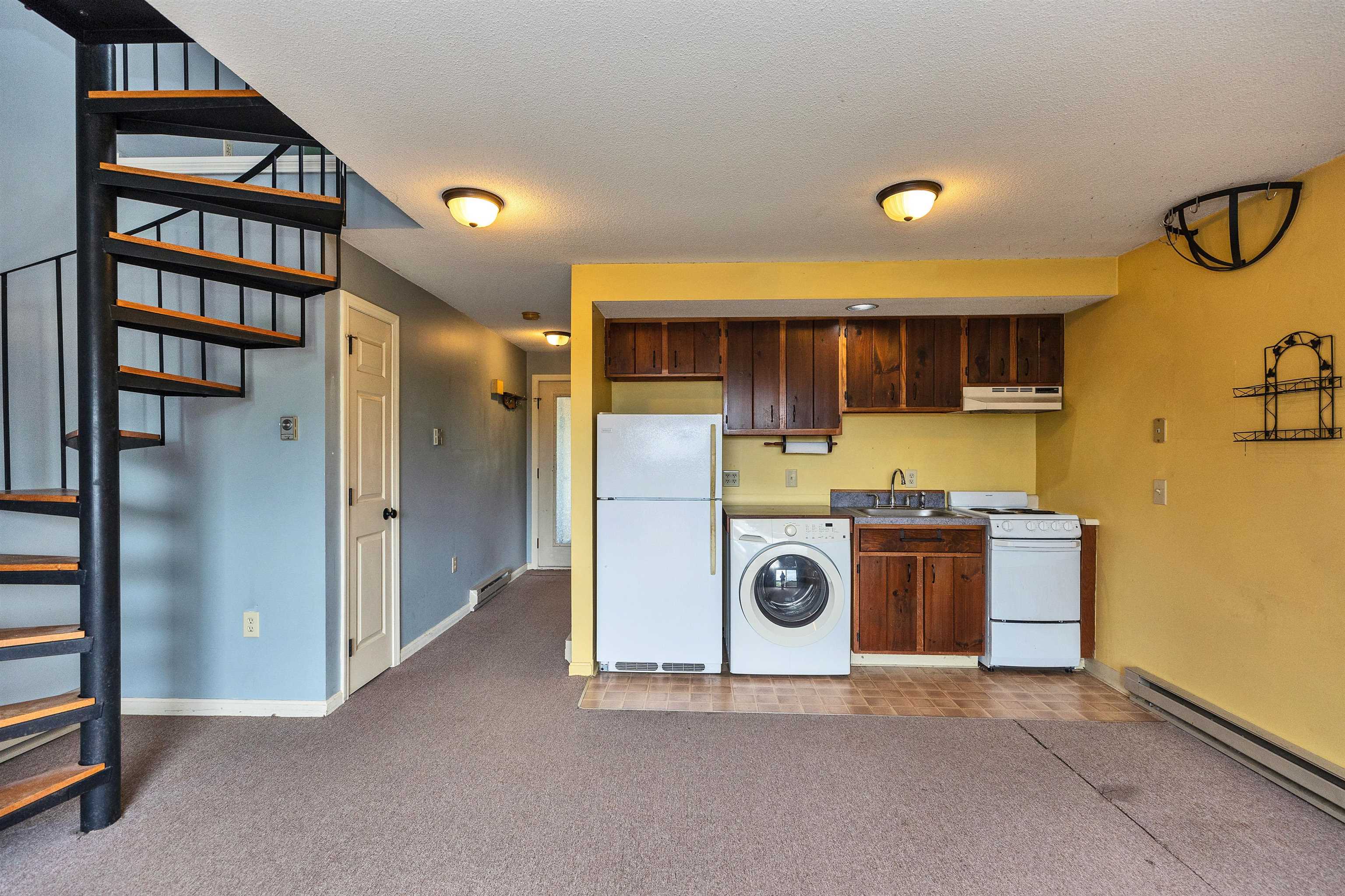 Bennington, New Hampshire 03442, United States, 1 Bedroom Bedrooms, ,1 BathroomBathrooms,Residential,Pending,136682