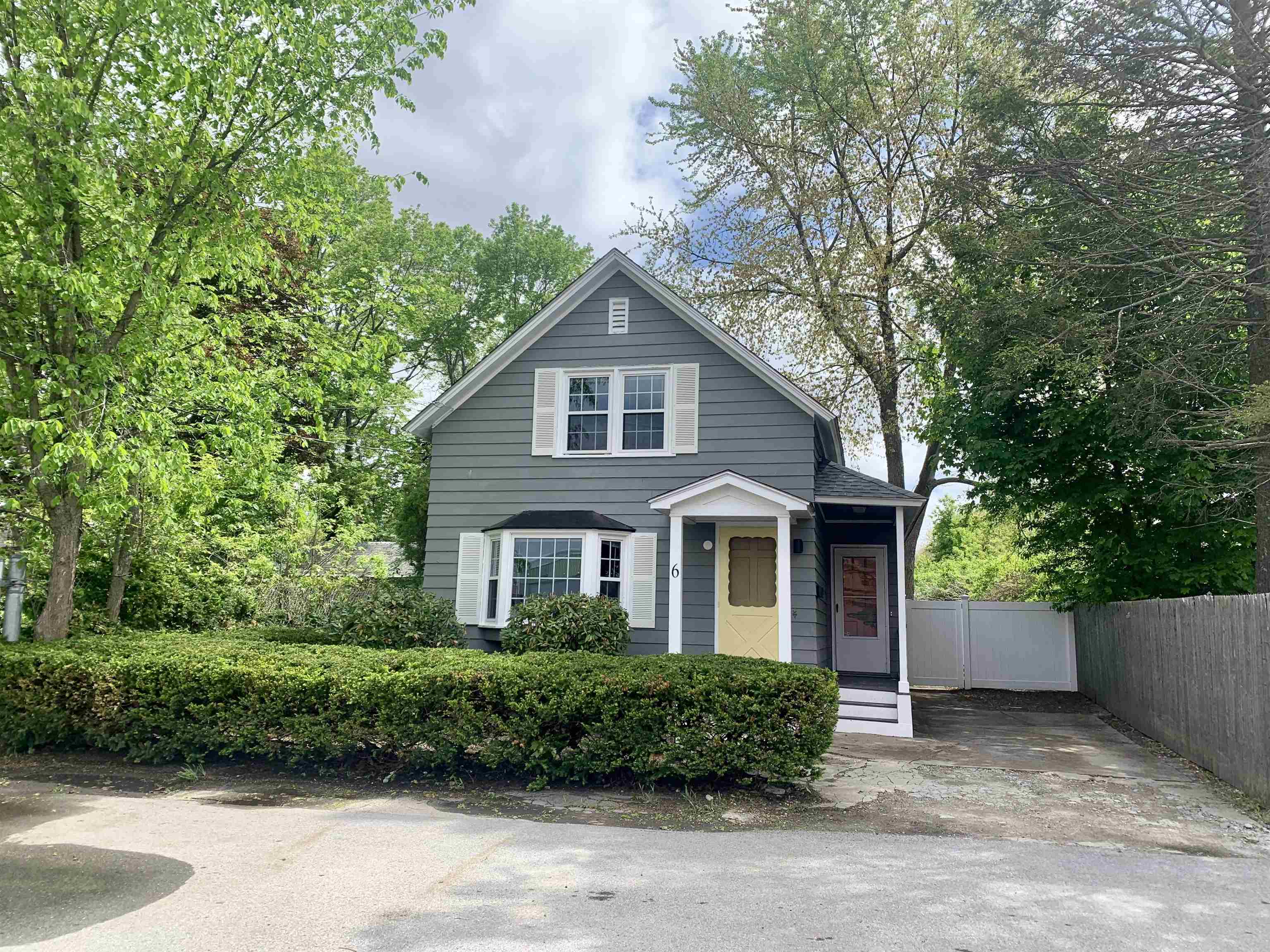 6 Pond Street