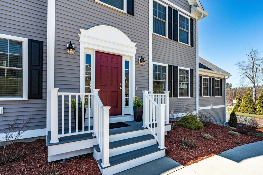 Photo of 27 Scenic Drive, Manchester, NH 03104 (MLS # 5083418)