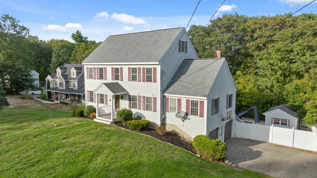 Photo of 25 cottonwood Road, Plaistow, NH 03865 (MLS # 5062097)