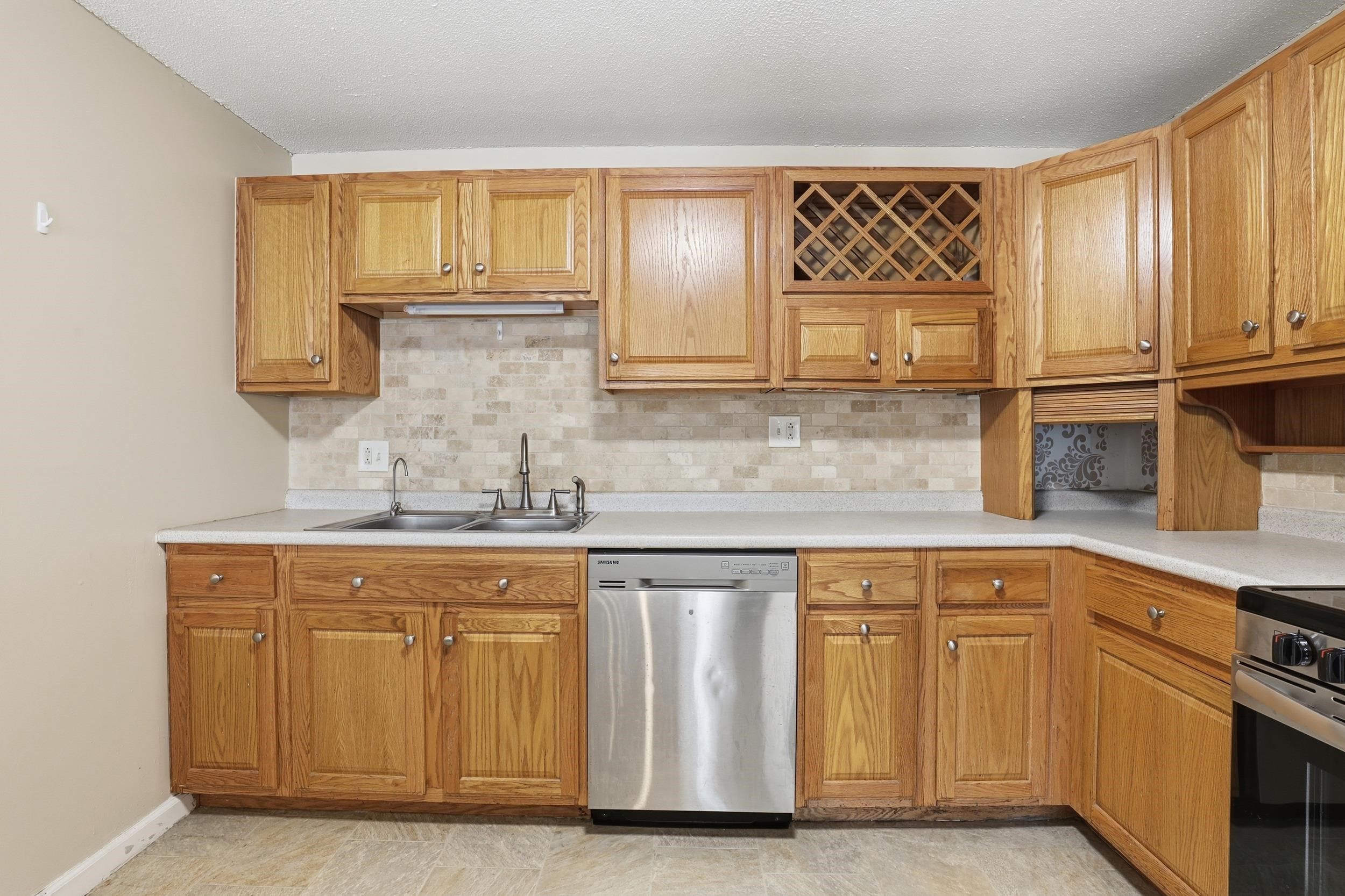 15 Silvestri Circle 9