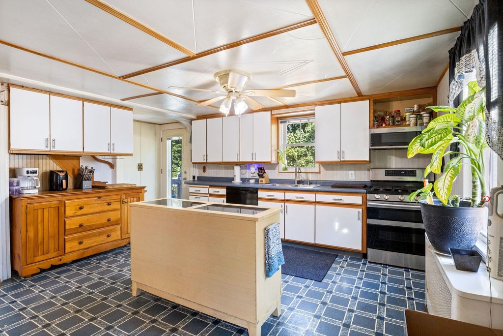 Photo of 8 Laurier Street, Somersworth, NH 03878 (MLS # 5059907)