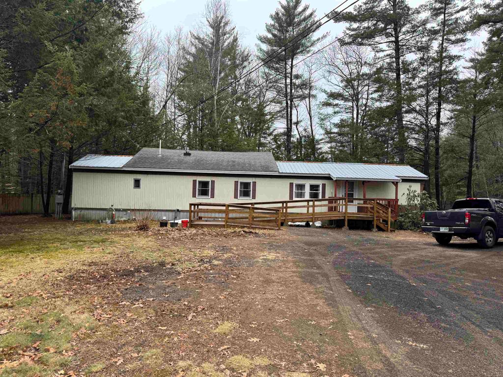 Photo of 5 Coopers Grove Road, Kingston, NH 03848 (MLS # 5081834)