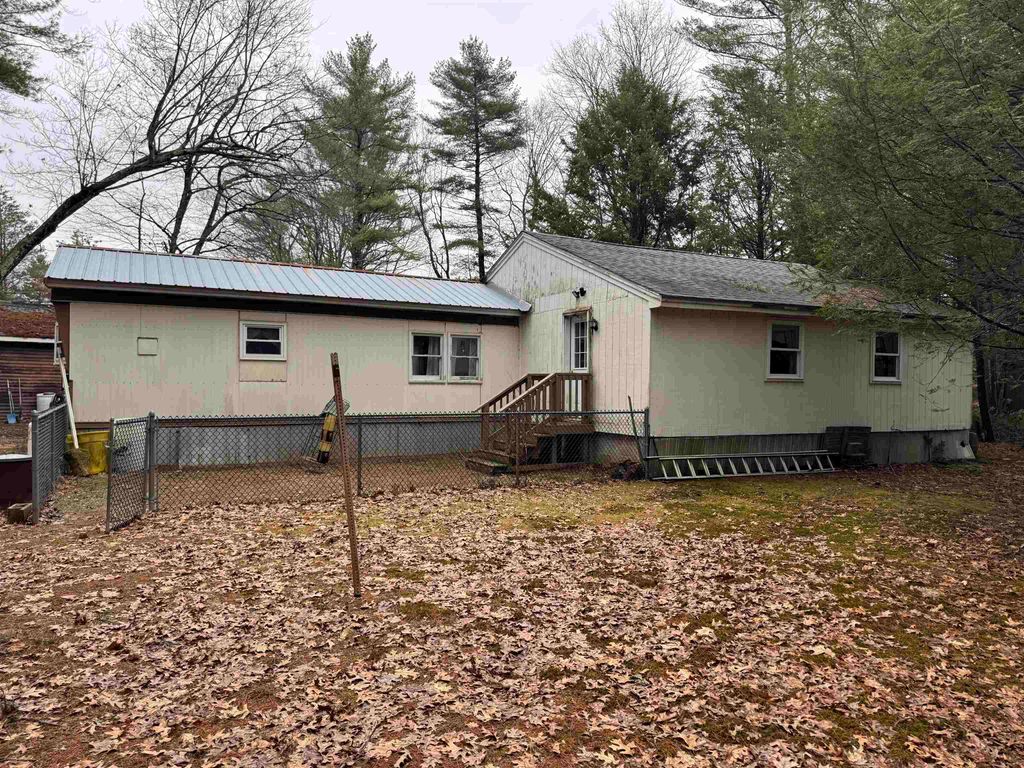 Photo of 5 Coopers Grove Road, Kingston, NH 03848 (MLS # 5081834)