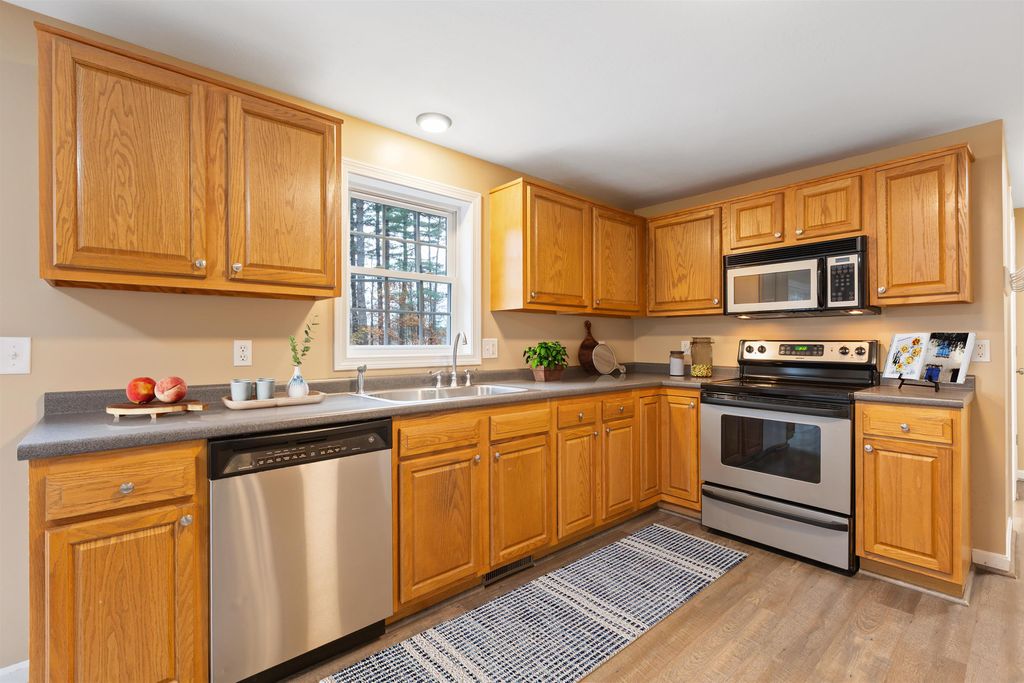 Photo of 107 Gilcreast Road #A, Londonderry, NH 03053 (MLS # 5068857)