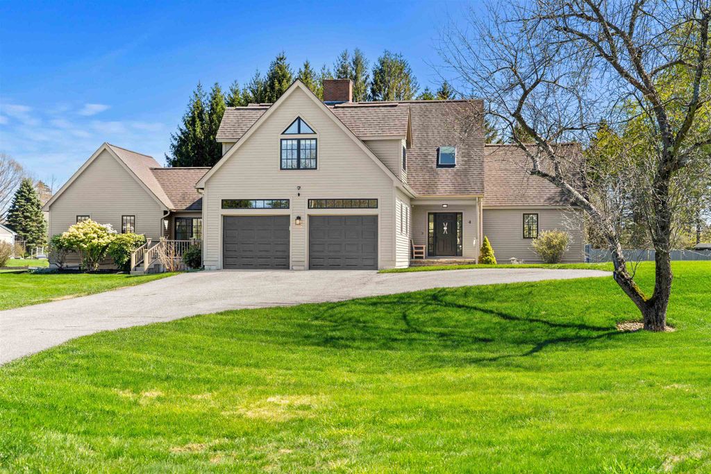 Photo of 4 Apple Way, Stratham, NH 03885 (MLS # 5085951)