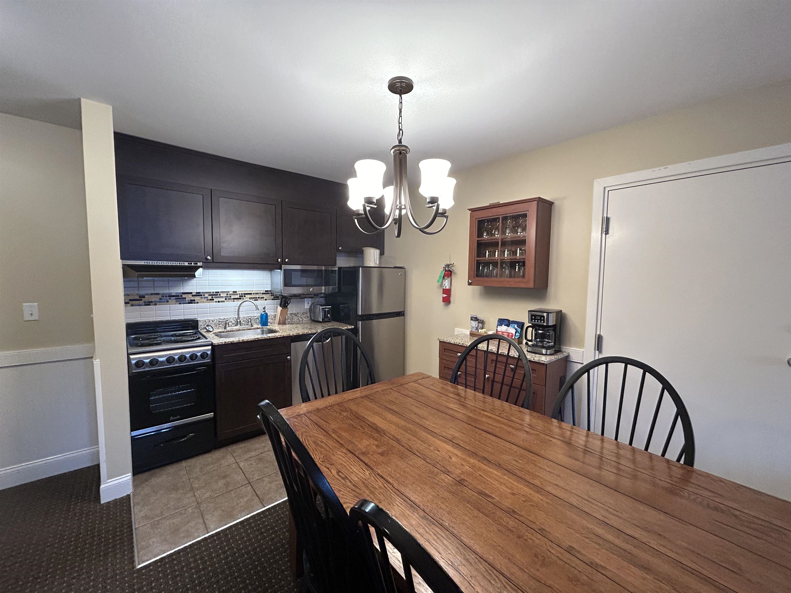 274/76Qtr. 2 Grand Summit Way
