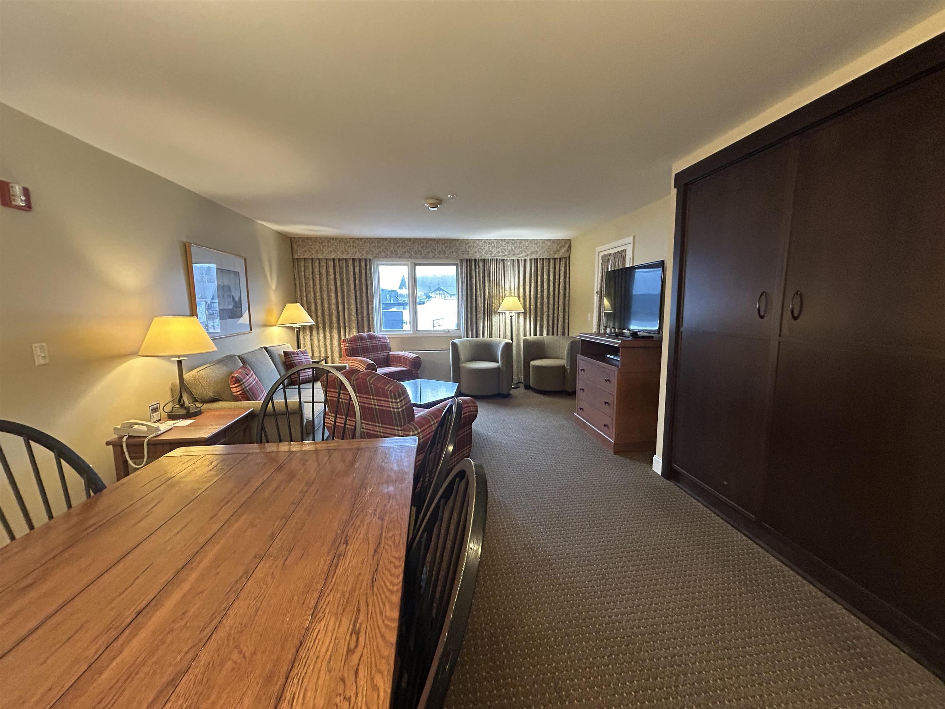 274/76Qtr. 2 Grand Summit Way
