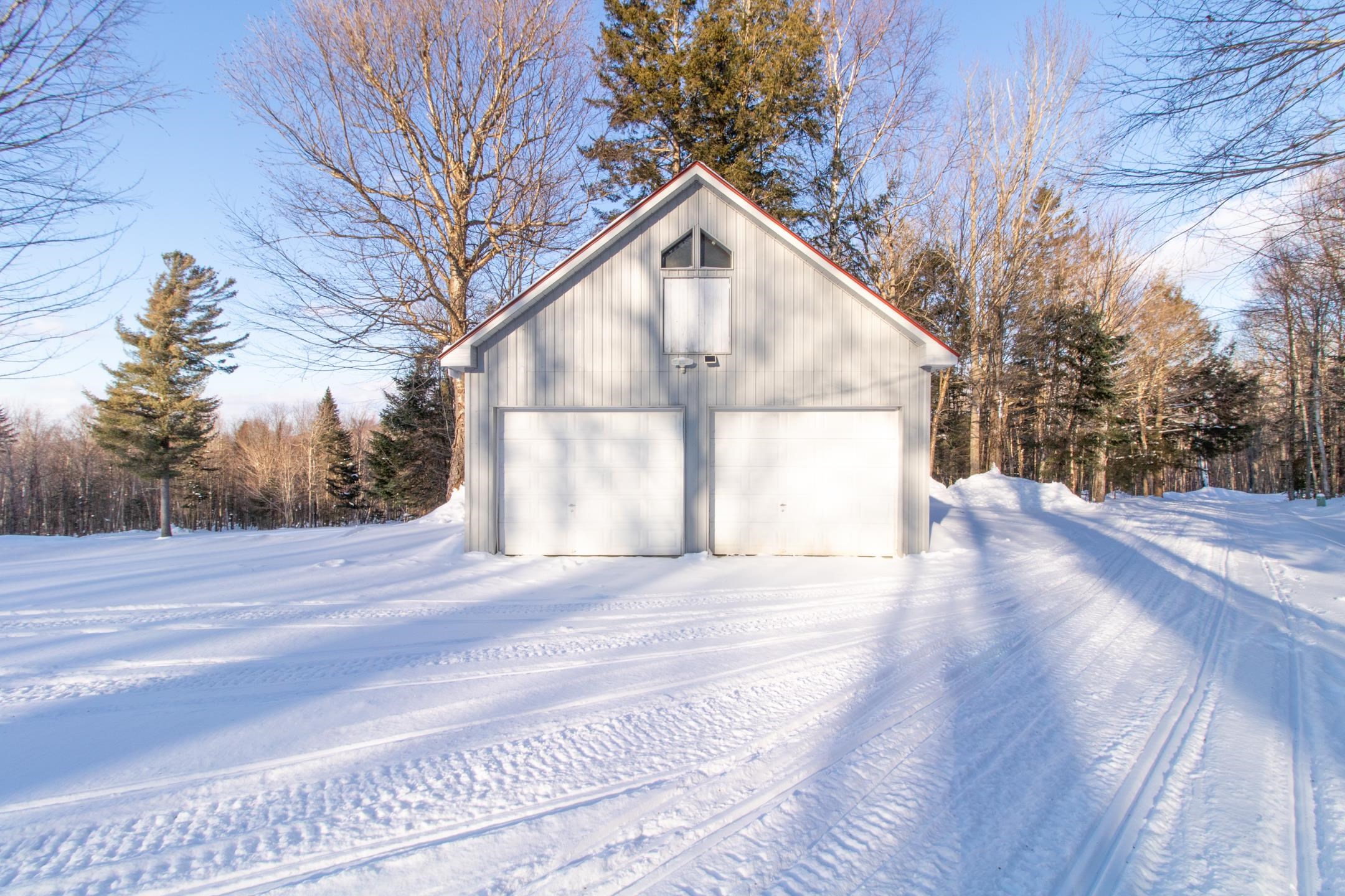 980 Paradis Mountain Road