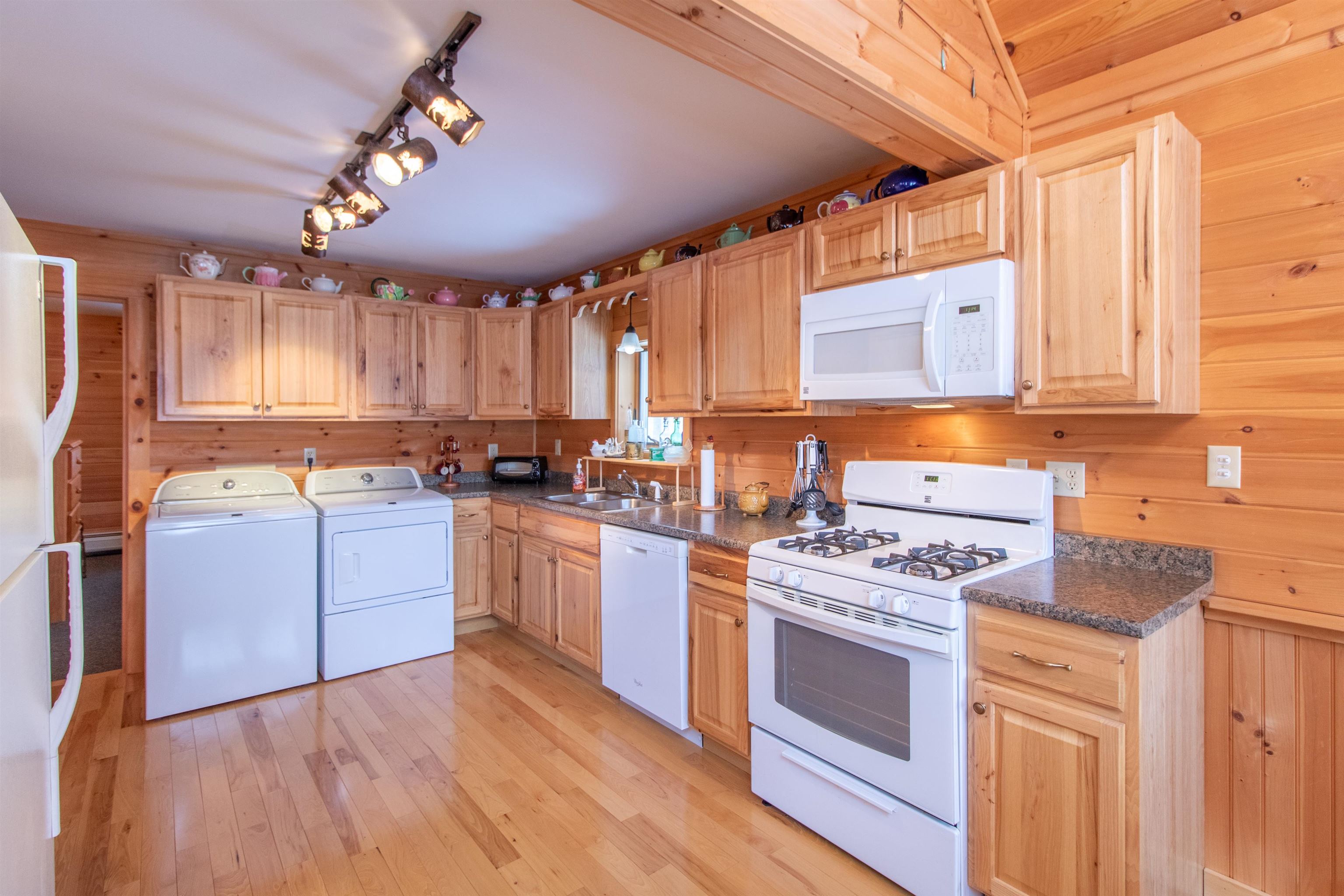 980 Paradis Mountain Road