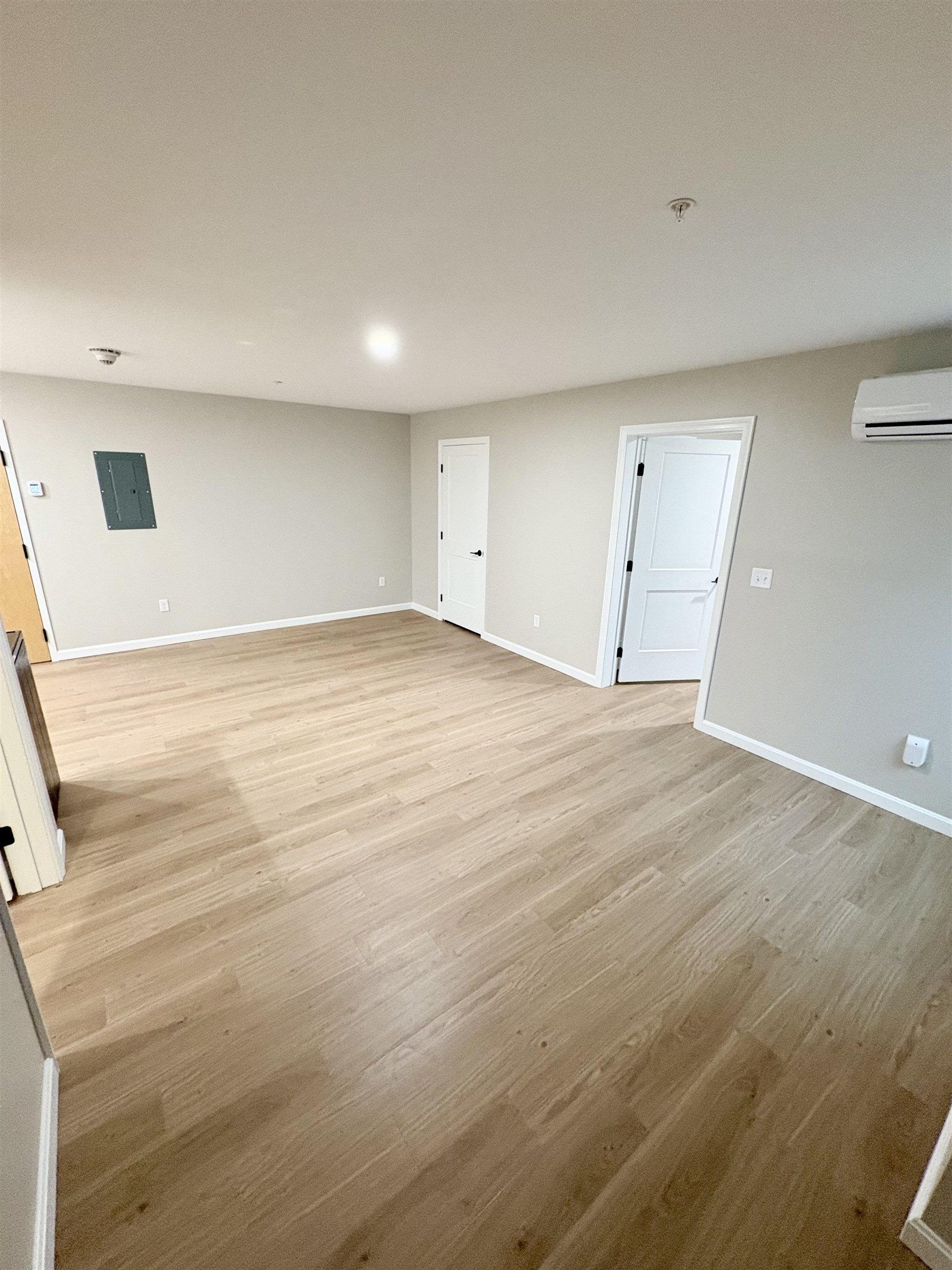 15 Mountain Road 203