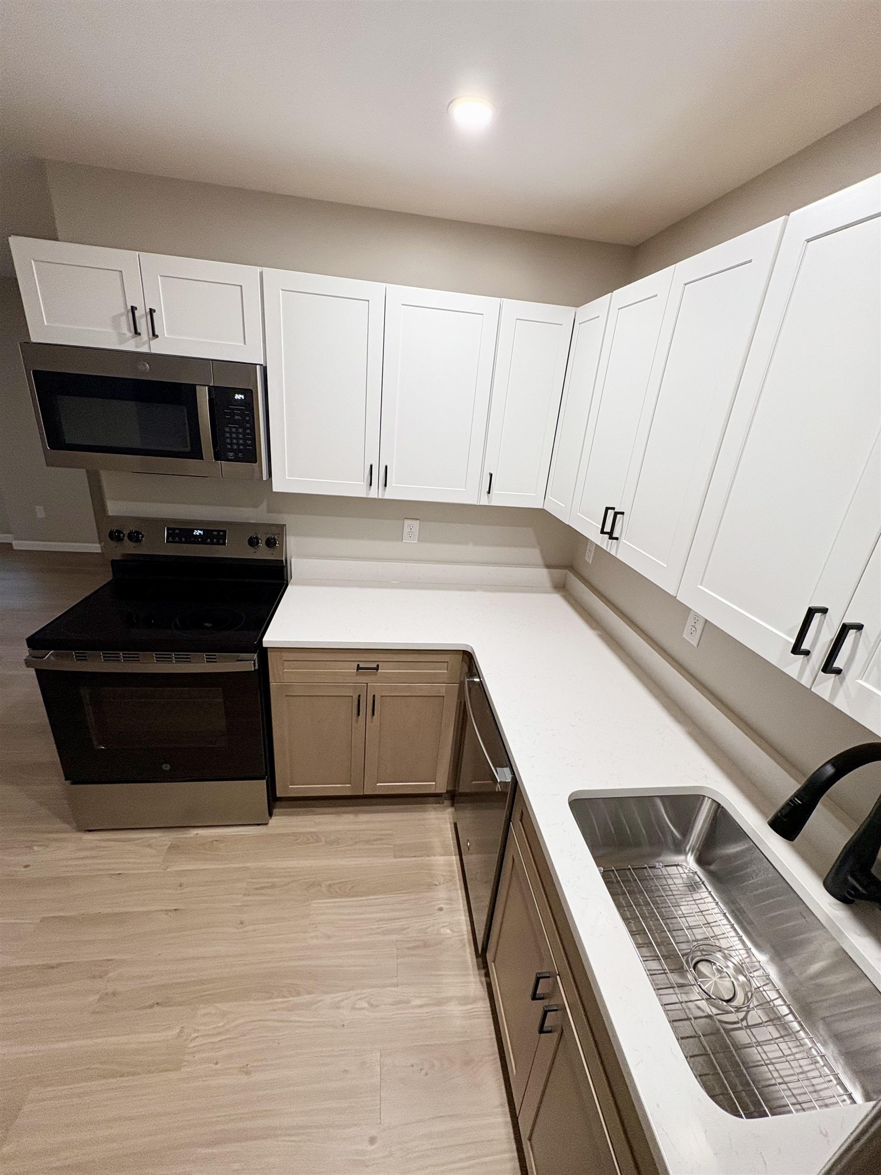 15 Mountain Road 203