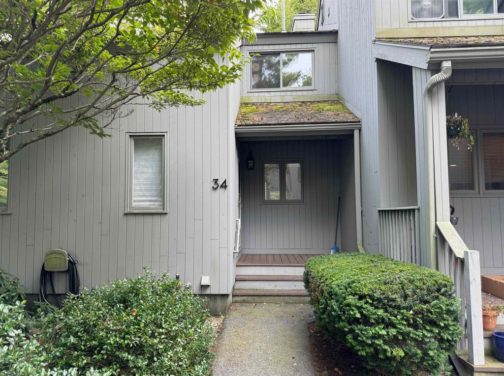 Photo of 34 Brookside Drive, Stratham, NH 03885 (MLS # 5063826)