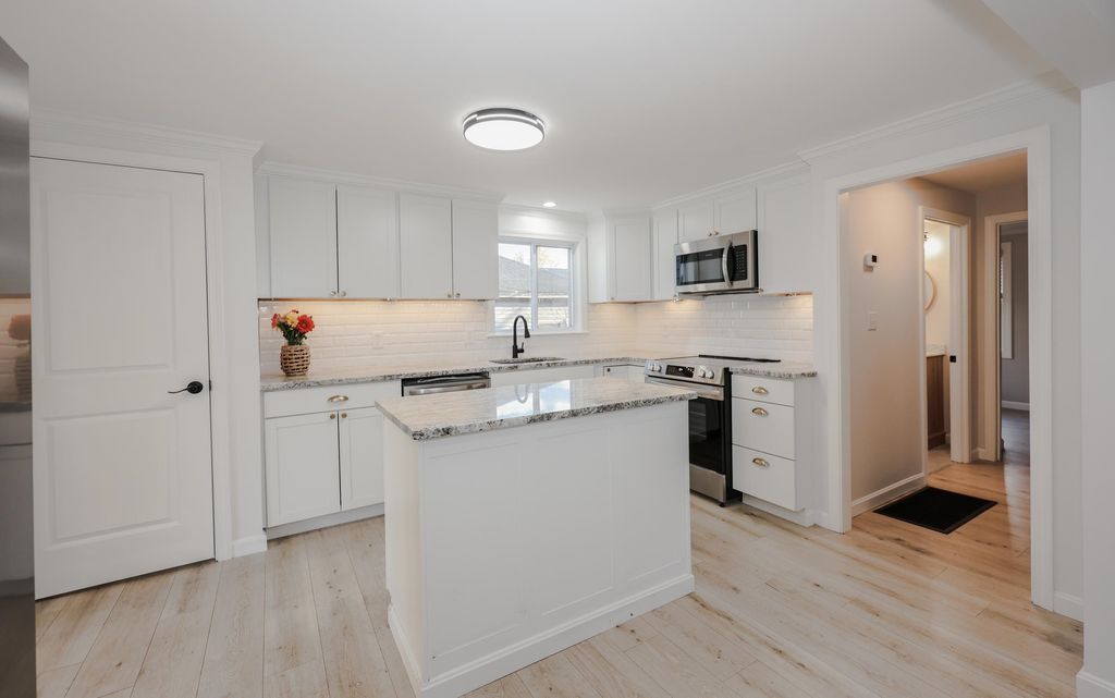 Photo of 10 Sarah Court, Rochester, NH 03867 (MLS # 5068844)