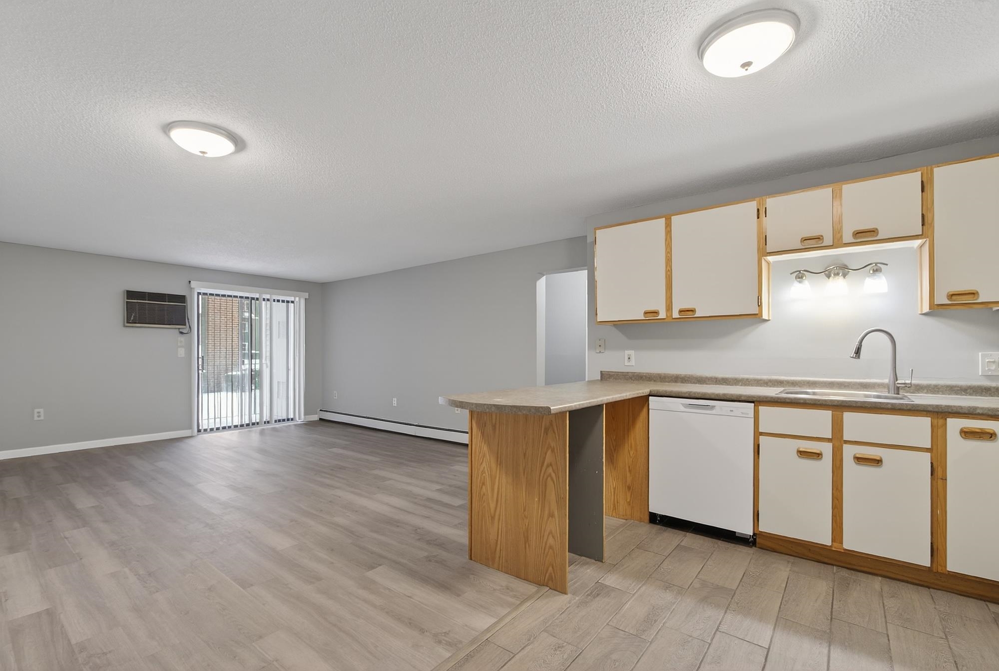 6 Knights Bridge Drive J101