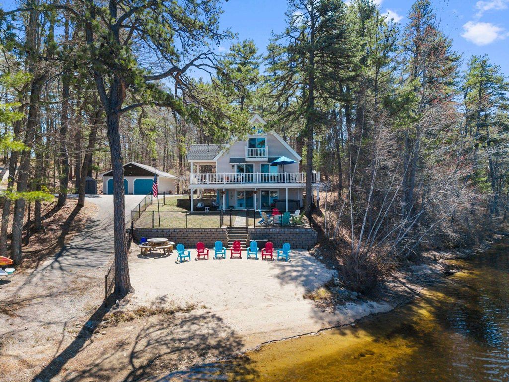 Photo of 325 Concord Lane, Wakefield, NH 03830 (MLS # 5085891)