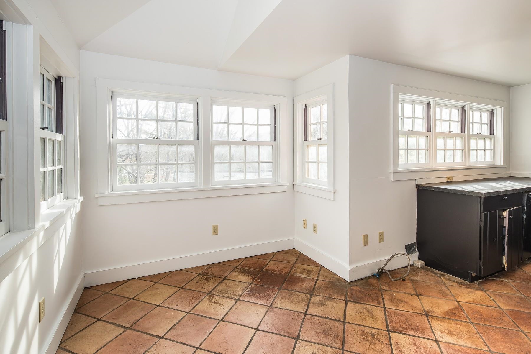 127 Clarendon Springs Lane